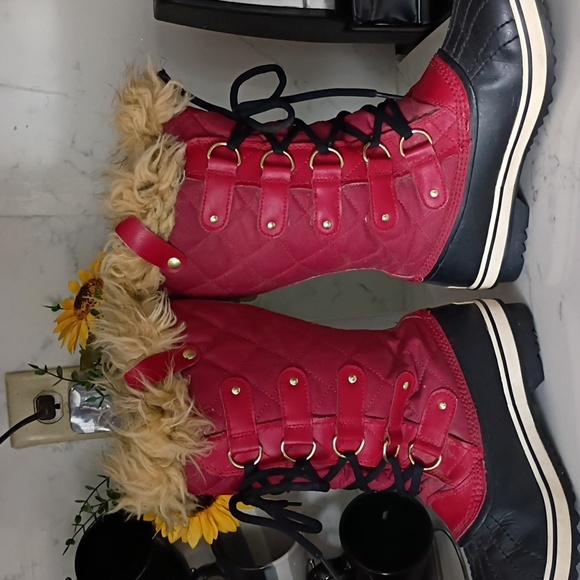 Sorel Red and Black Winter Boots - Picture 3 of 8